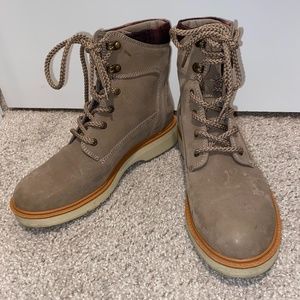 Winter boots
